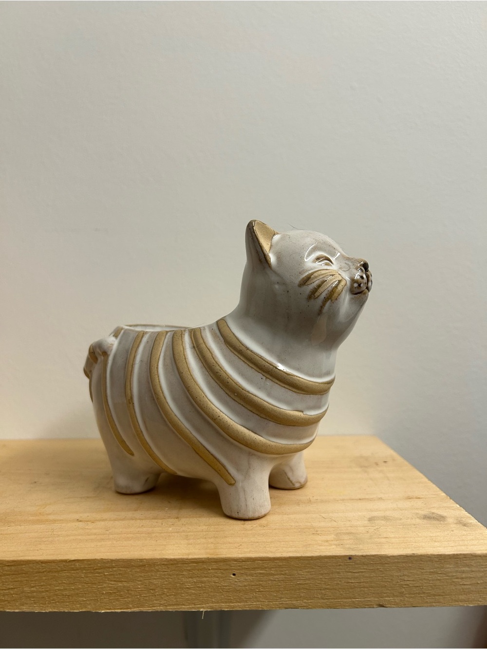 Ceramic Cat Planter - Picture 4 of 5